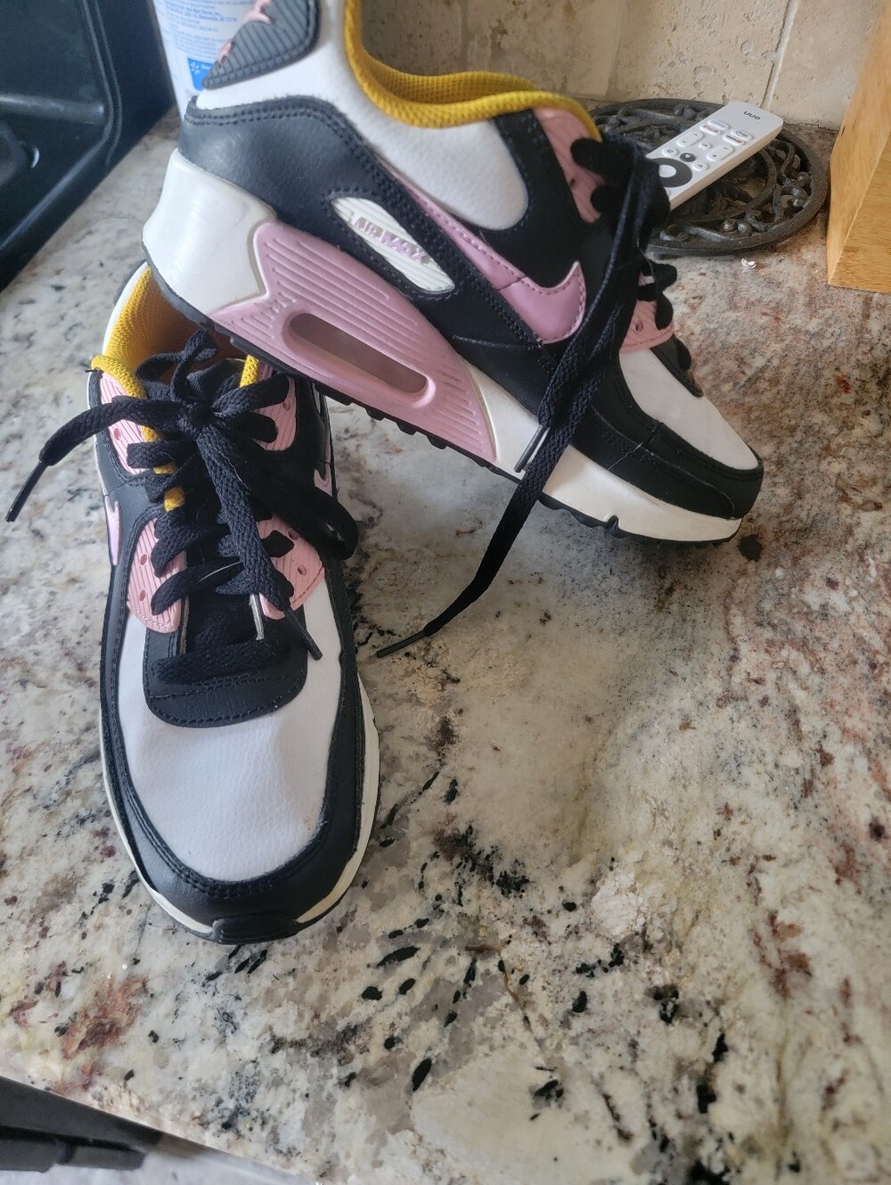 Nike Youths Sneakers in White, Black & Pink with Yellow Lining